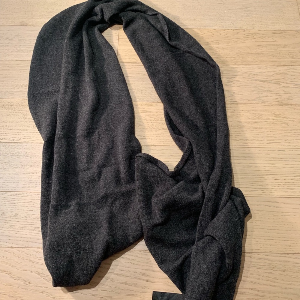 Scarf.